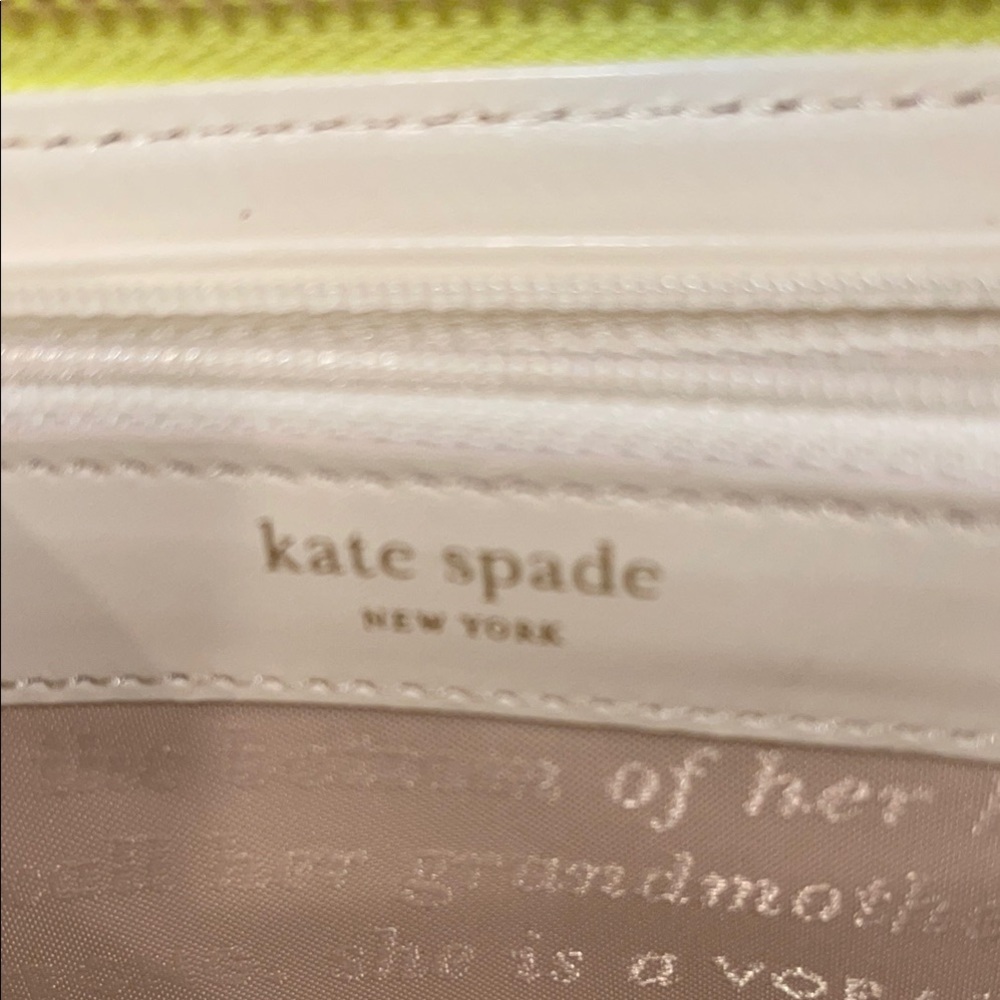 EUC ♠️ Kate Spade Lime Print Zip Wallet Zip Interior Coin Pocket & 12 Card Slots - Picture 15 of 17